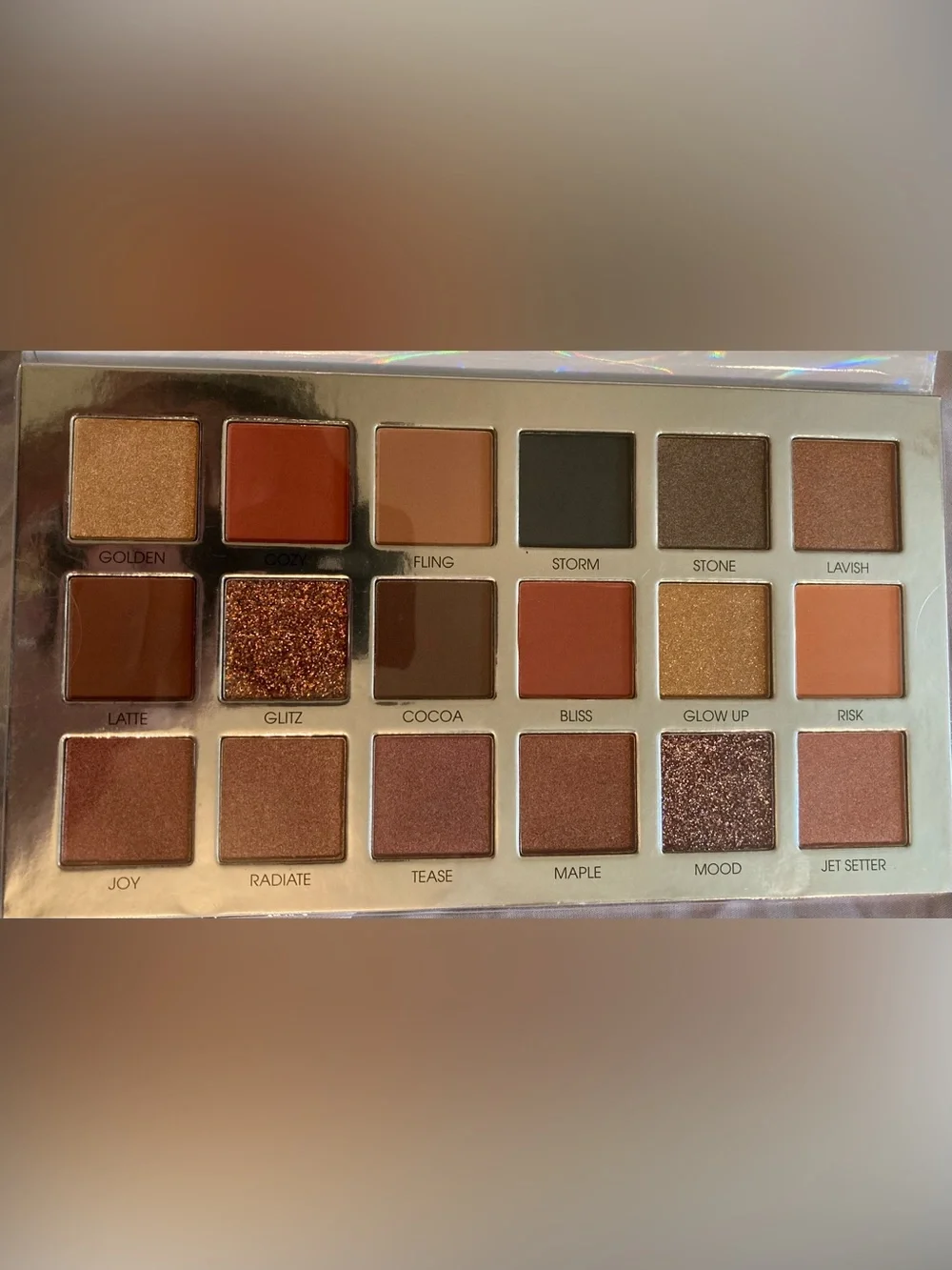 Smoke & Mirrors New Nude 18-Pc Eyeshadow Kit - Neutral Shades